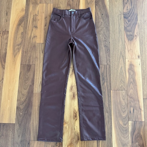 Abercrombie & Fitch The 90s Straight ultra high rise Vegan Leather Pants 27/4L - Picture 11 of 14